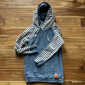 Ampersand Ave brand hoodie.
Gray with black and white stripe detail
Size medium